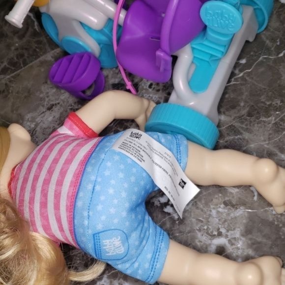 Baby Alive doll with bicycle - Picture 12 of 12